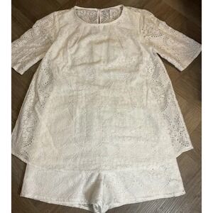 BCBG Romper Womens 2 White Lace Eyelet Boho Bohemian Shabby Chic‎ Cottagecore
